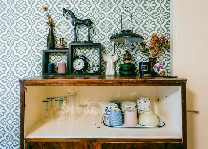 Apartment Nostalgic Escape